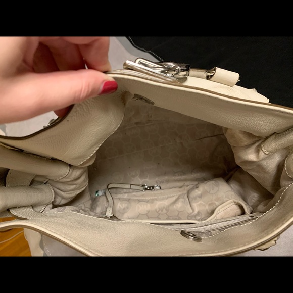 Michael Kors handbag - Picture 6 of 7